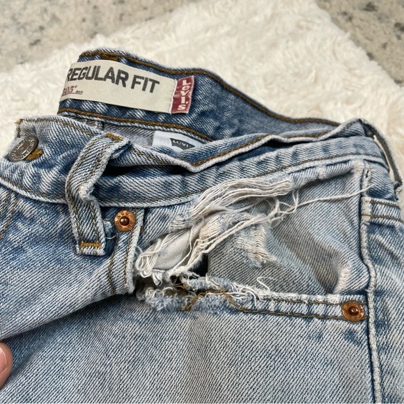 LEVI'S 505 Regular Fit Straight Leg Light Wash Destroyed Denim Jeans 32x32 - Picture 8 of 8